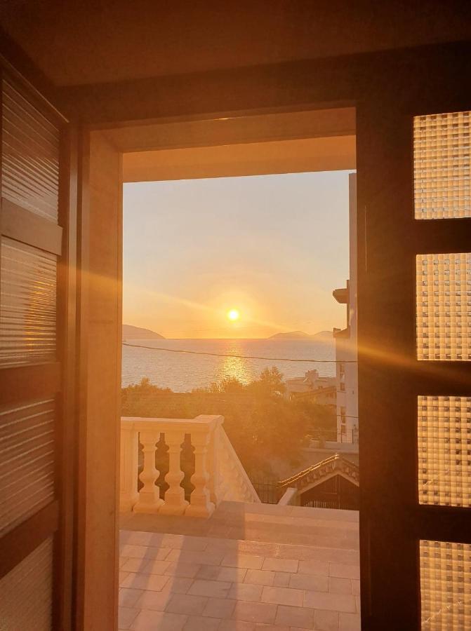 Villa Mare - For Families & Groups Vlorë Exteriör bild